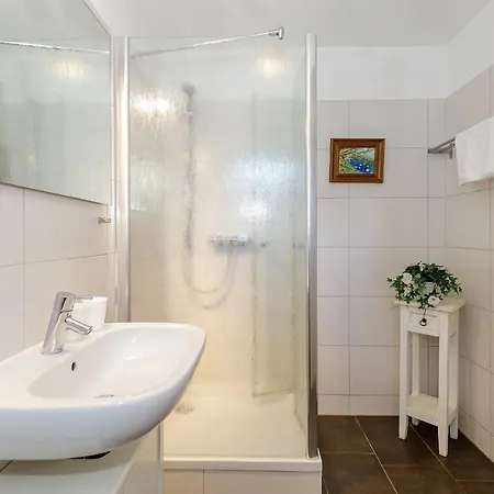 W3 1 Apartment *